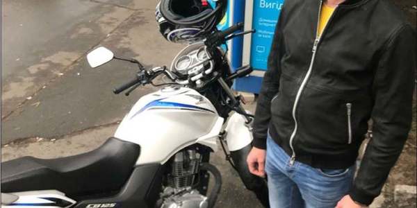 У Києві біля суду викрали мотоцикл