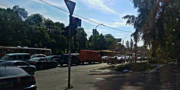 Виноградар, Куренівка та Дорогожичі стали у гігантських заторах