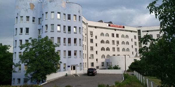 Як звичайний пологовий будинок у Києві постійно радує перехожих