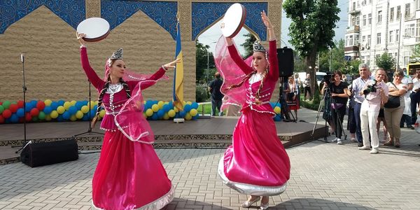 У столиці святково відкрили сквер ім. Мусліма Магомаєва