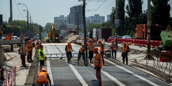 Неочікуване попередження: комунальники передумали ремонтувати дорогу в Києві