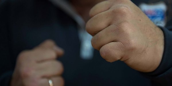 62-річний чоловік пораних двох хлопців