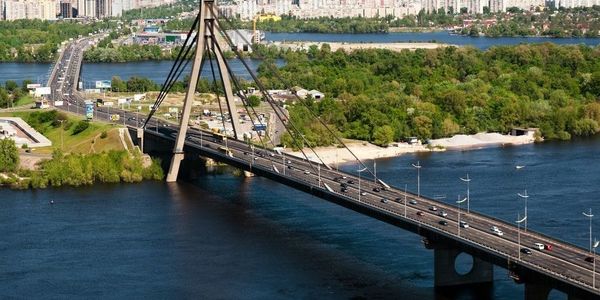 Затори на 2 дні: водіїв попереджають про ремонт Північного мосту