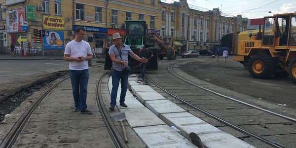 Стало відомо, коли закінчать ремонт колій швидкісного трамваю у Києві