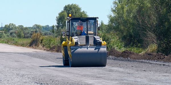 Тотальний ремонт доріг: Київ у лідерах країни, більшість регіонів саботують 