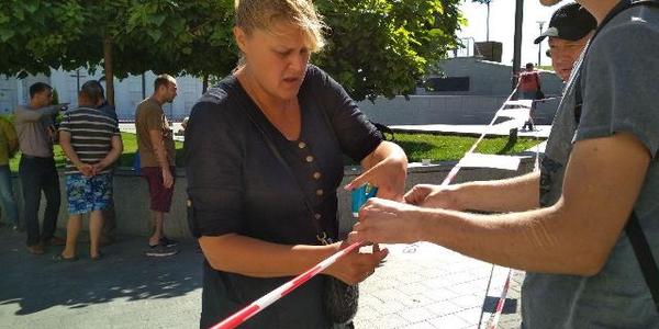 Розкопки на Поштовій площі затопило, активісти перекрили рух на Володимирському узвозі