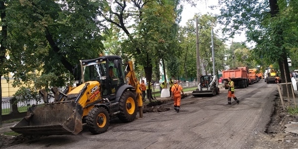 Кличко показав, як ремонтують центральну вулицю