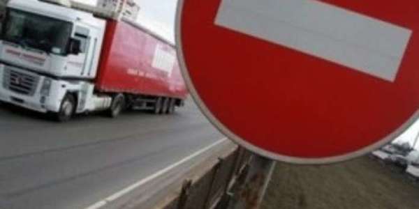 У Київ знову не пустять вантажівки
