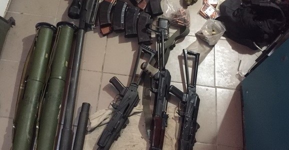 СБУ викрила чоловіка, який приховував арсенал зброї 