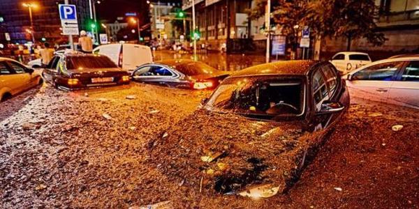 Якою технікою рятують Київ від наслідків нічного потопу