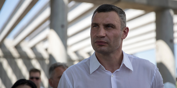 Кличко розповів про компенсації за автомобілі, що «потонули» на Еспланадній та перевірки ТЦ 