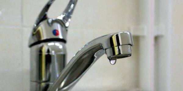 Холодної води не буде: на яких вулицях лагодять мережу у Києві