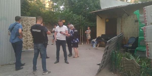 На Печерську вистрілили в охоронця ринку