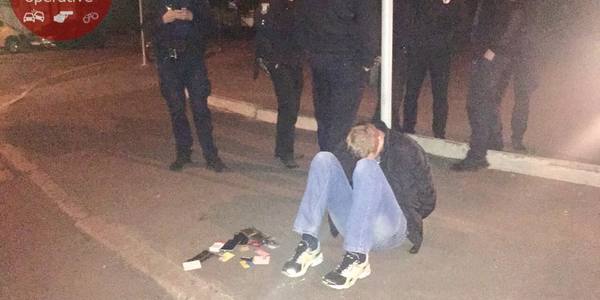 У Києві закоханий хлопець, щоб здивувати дівчину підпалив її машину