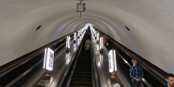 На найглибшій станції метро ремонтуватимуть ескалатори до 2020 року