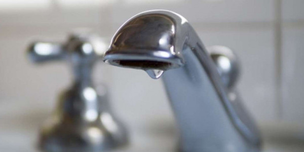 На Дарниці заборонили пити воду з крану
