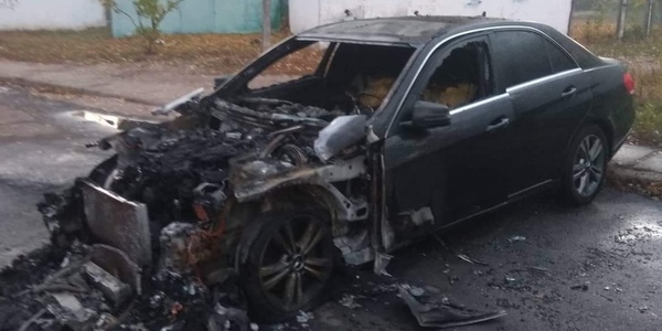 Хто помстився: на Троєщині невідомий підпалив авто
