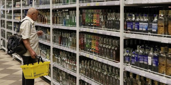 Алкоголь вночі остаточно заборонено: набрало чинності рішення Київради