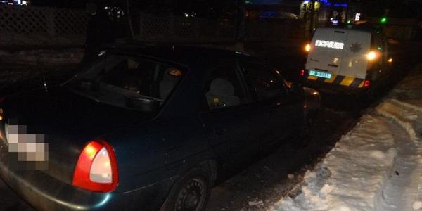 У Києві перехожий допоміг поліцейським затримати групу злодіїв