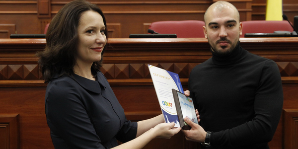 Марина Хонда вперше вручила партнерські сертифікати соціально відповідальному бізнесу
