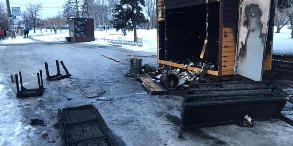 Спалена благодійність: на Дарниці знищили будинок з безкоштовними обідами