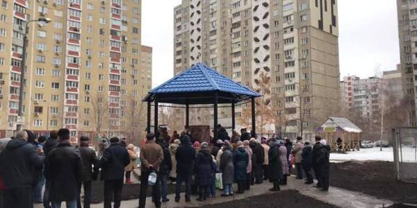У Києві відкрили перший бювет з кнопками