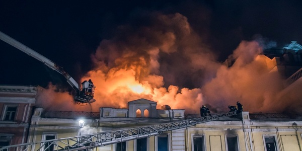 На вулиці Сагайдачного загорівся ресторан