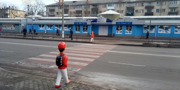 Відеокамери та електронні табло: у Києві зроблять безпечнішими дороги біля шкіл