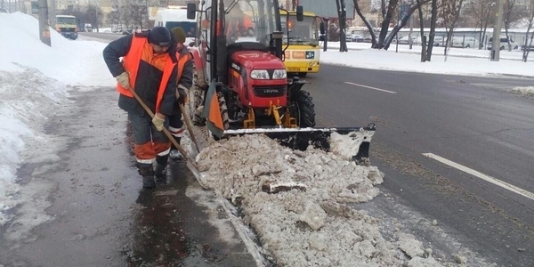 На Київ суне сніговий циклон: водіям нагадали правила