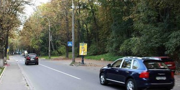 Рух Парковою дорогою буде змінено: нові правила