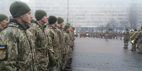 На площі Лесі Українки ліцеїсти вшанували Героїв Крут
