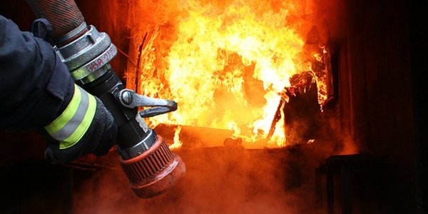 У Деснянському районі горіла 9-поверхівка