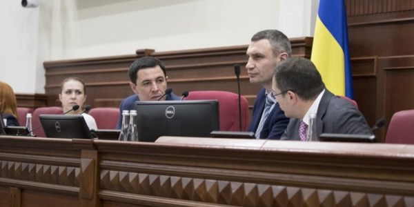 Кличко закликав Київраду проголосувати за виплати компенсацій за землю членам сімей загиблих киян-учасників АТО