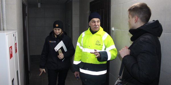 Мешканців багатоповерхівок навчали пожежній безпеці
