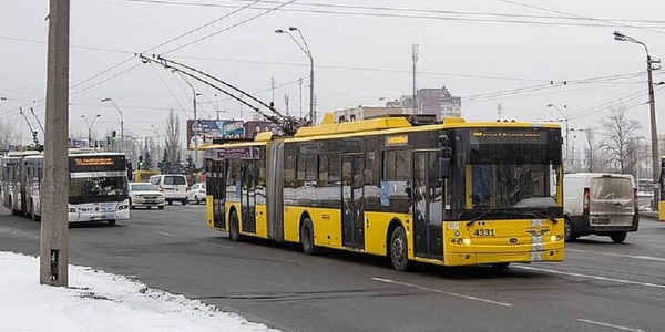 Тролейбуси на Лук'янівці змінили рух