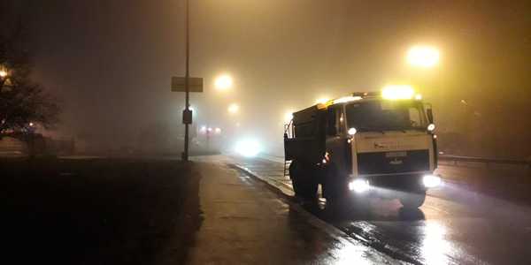 Київ готується до снігу: техніка вже на позиціях