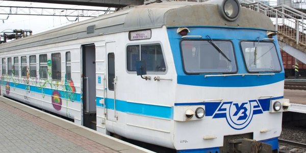 Скасували 5 ранкових рейсів міської електрички