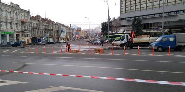 Ще одну площу зробили «неприступною» для паркування автомобілів