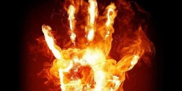 На вулиці Дегтярівській спалахнув будинок