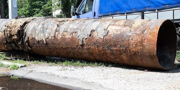 30 років без ремонту: трухляві труби міста дочекалися заміни