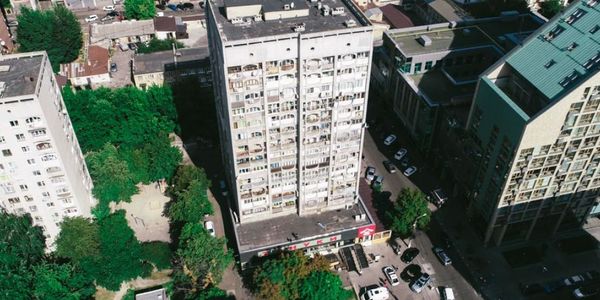 Над головами мешканців багатоповерхівок дозволять відкривати клуби та ресторани