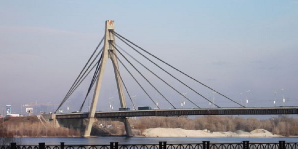 Сьогодні на столичному мосту обмежать рух транспорту