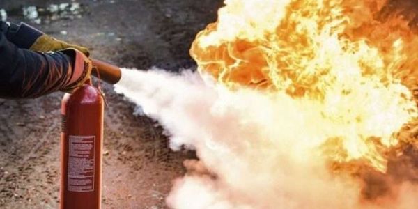У Дніпровському районі спалахнув автомобіль