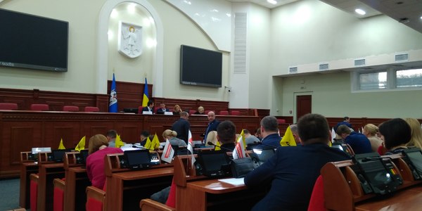 Мільйони на безпеку шкіл та інші витрати: бюджетна комісія Київради готова виділяти кошти