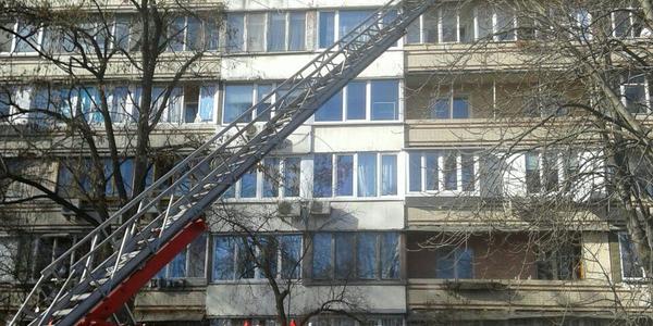 У Святошинському районі гасили пожежу у 9-поверхівці