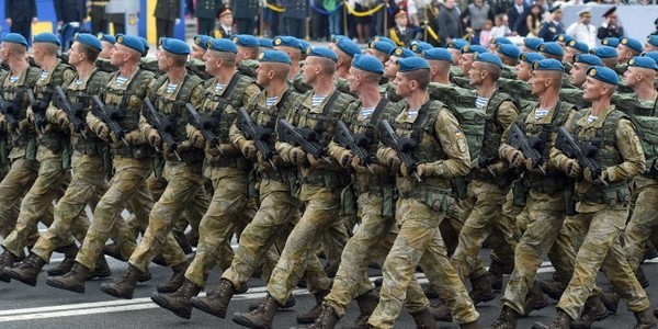 Крук, скорпіон та стилізований тризуб: українські військові отримали нові емблеми