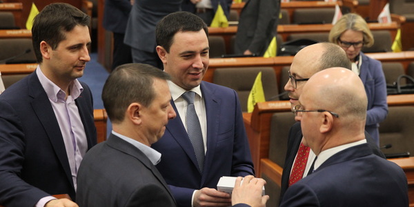 Депутатська Масляна: Київрада розібралася зі світлом, хлібом і «паркомафією»
