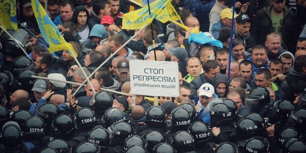 Стражі без порядку: на масові заходи слідчих не виженуть