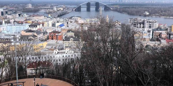 Що відбувається зараз на Подільському мосту у Києві