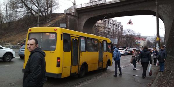 Як рятуватимуть міст та пішоходів на вулиці Вишгородській